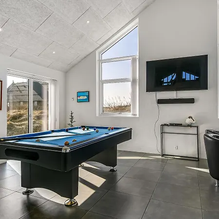 Newly Built Luxury House Right By The Sea - Sj560 Harboør
