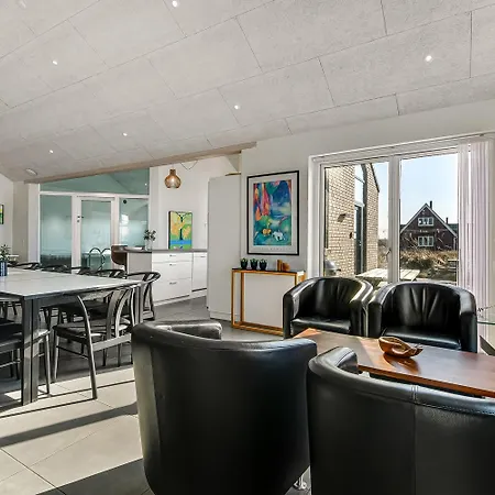 Newly Built Luxury House Right By The Sea - Sj560 *