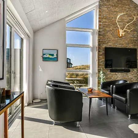 Newly Built Luxury House Right By The Sea - Sj560 بيت للعطل *