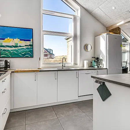Newly Built Luxury House Right By The Sea - Sj560 Harboør