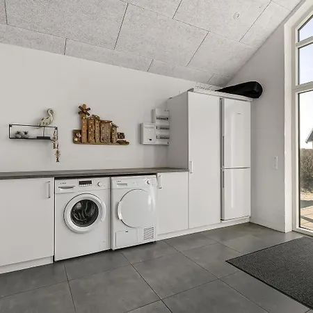 Hébergement de vacances Newly Built Luxury House Right By The Sea - Sj560