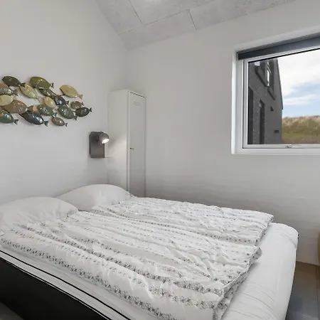 Newly Built Luxury House Right By The Sea - Sj560 Harboør